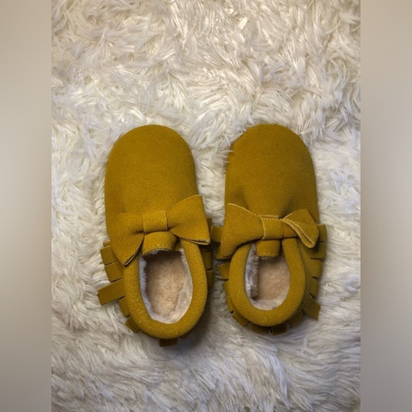 Monkey feet Yellow Bow Kids Shoes - Picture 12 of 16